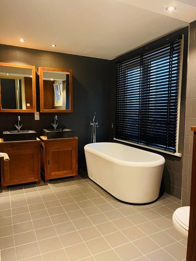 O-Sea House: Herenwoning In Belle Epoque Wijk Te Oostende מראה חיצוני תמונה